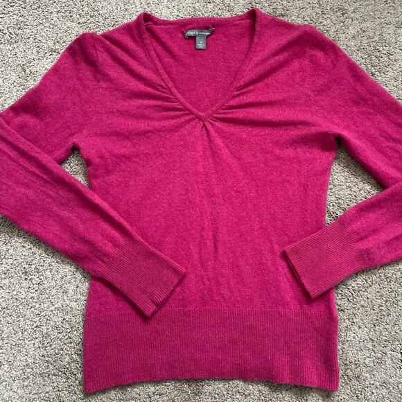 Y2K Apt 9 Medium 100% Cashmere Fuchsia Hot Pink V Neck Sweater Long Sleeve - Picture 2 of 11